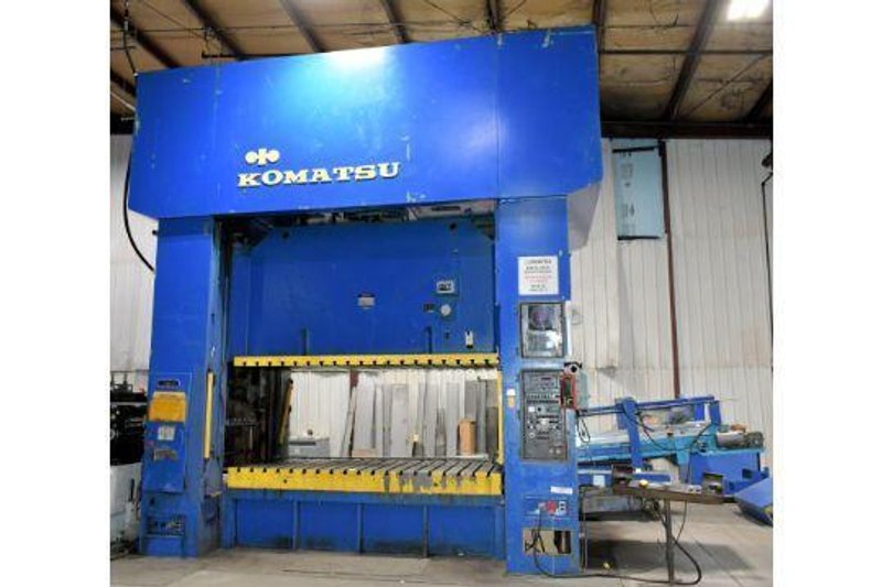 500 ton Komatsu Model E2P 500 Straight Side Metal Stamping Press For Sale, Year 1988 - Reconditioned