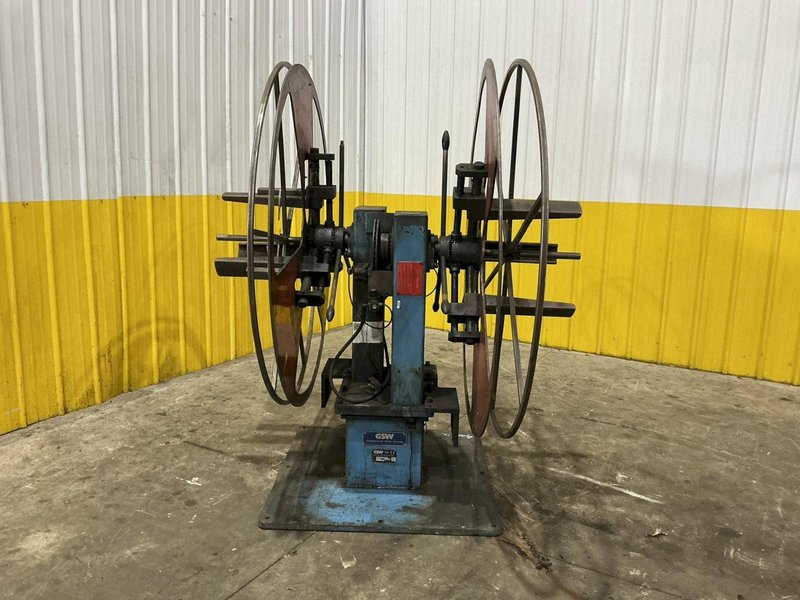 1,100 LB X 14" W GSW PULL OFF DOUBLE END COIL REEL UNCOILER: YOBRO #24860