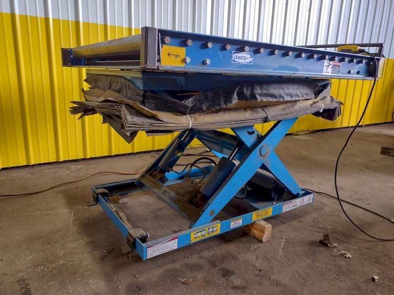 3,000 LBS X 48" X 48" ROTO-MAX HYDRAULIC SCISSOR LIFT TABLE W/ ROTARY LEWCO ROLLER CONVEYOR TOP, 110 VOLT: STOCK #20876