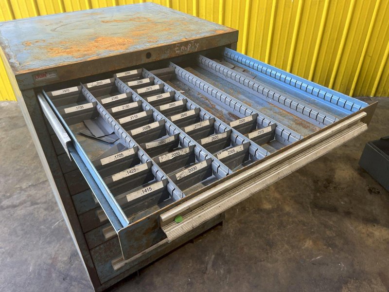9 DRAWER LYON 28" X 30" X 45" TOOL STORAGE CABINET: STOCK #16785