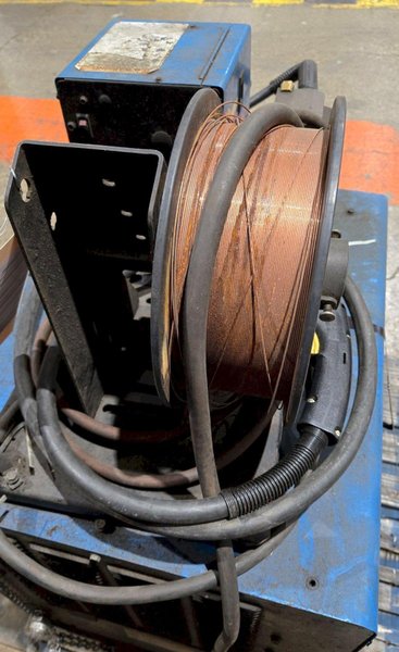 MILLER CP-302 MIG WELDERWITH 60 SERIES 24V WIRE FEEDER USED