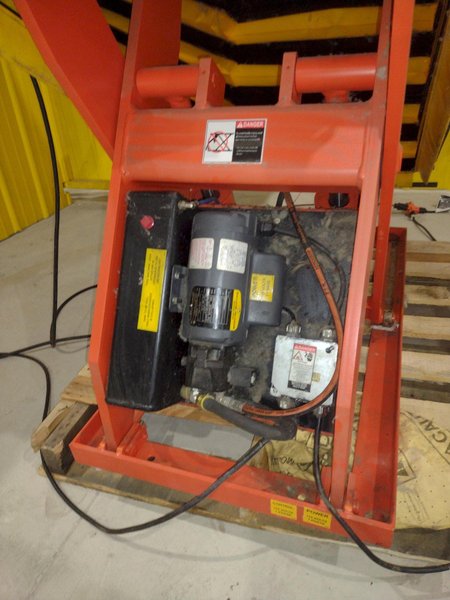 2,000 LB PRESTO PALLET  MODEL #XL36-50 W/ TILT LIFT TABLE: STOCK #20162