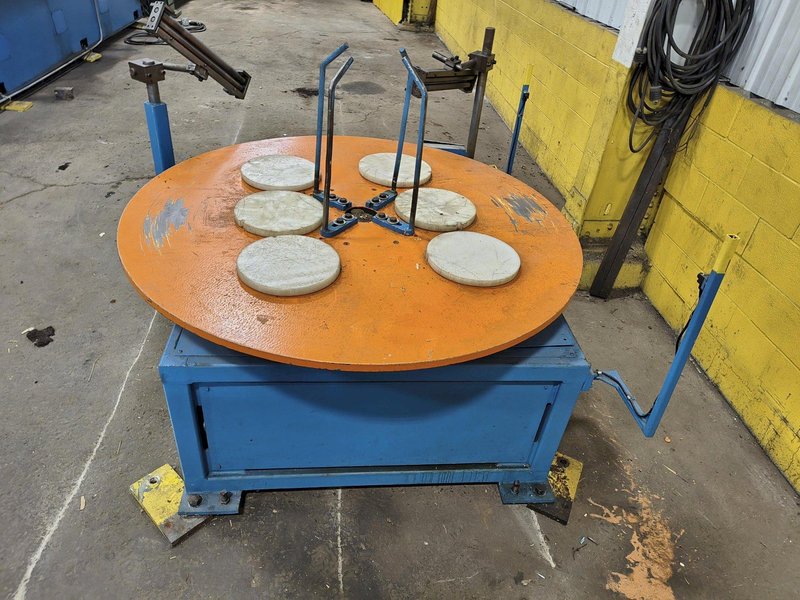 60" AWC HORIZONAL MOTORIZED PALLET WIRE TYPE COIL REEL UNCOILER : YOBRO 26505