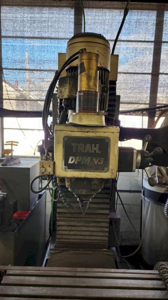 Southwestern Industries Trak DPMV3 CNC Knee Mill, 2001 -Updated ProtoTRAK Controller