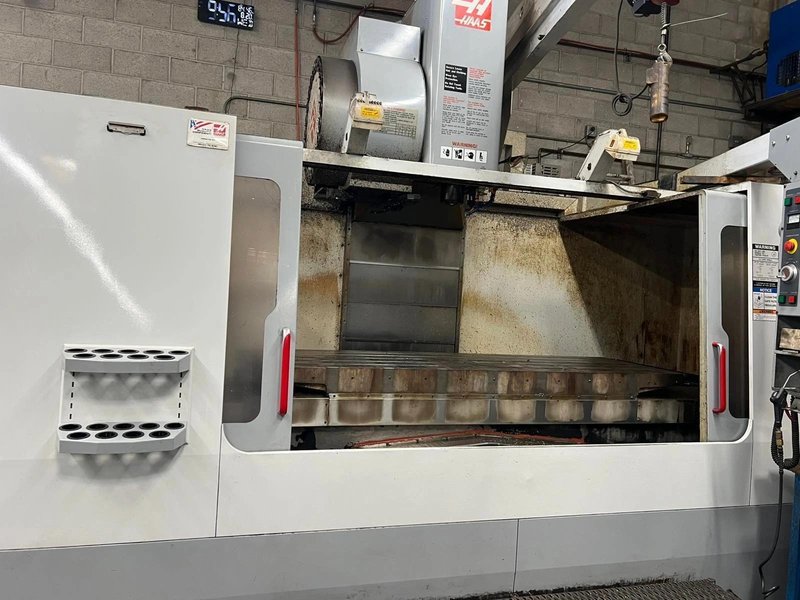 Haas VF-7B/40 CNC VMC, 2004 – 4th Axis Ready, 10k RPM Spindle, Rigid Tap, Chip Auger