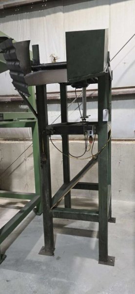 79" Exit Overhead Parts Hopper