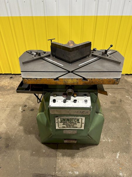 9" x 9" x 3/16" COMACA HYDRAUIC CORNER NOTCHER 6239: STOCK #19040