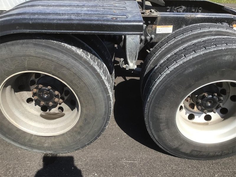 2019 Freightliner Cascadia 126 KS7787