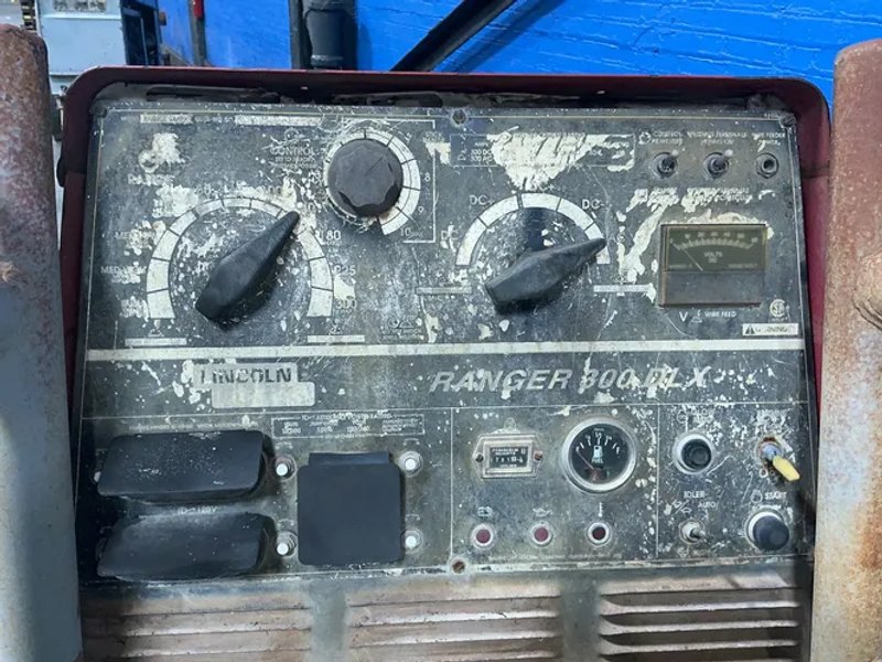 Lincoln Electric 300 Amp Welder - Ranger 300dlx