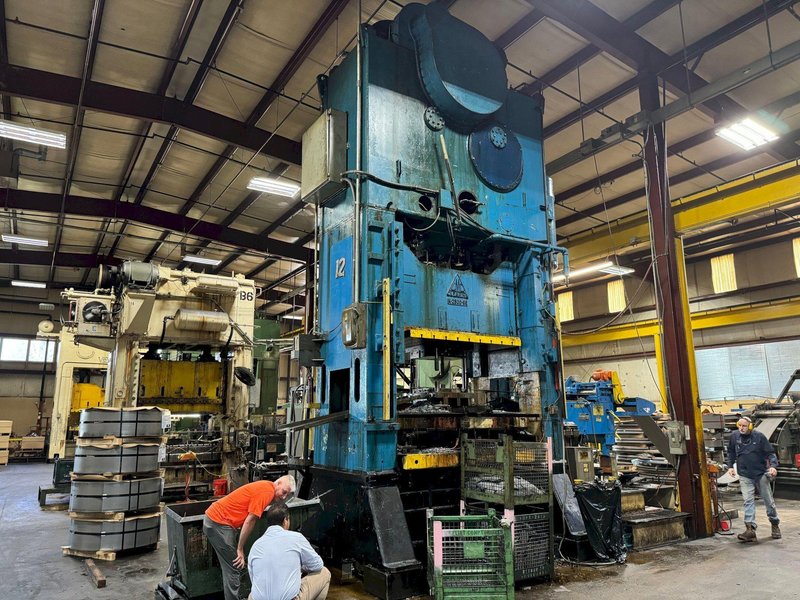 500 TON CLEARING K-2500-96 STRAIGHT SIDE TWO POINT PRESS. STOCK # 0682924