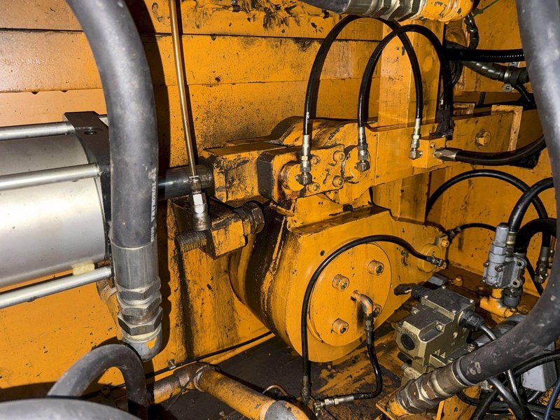 630 TON AIDA MODEL #K-630 KNUCKLE JOINT PRESS, 25-40 SPM, NEW 1991: YOBRO #25820