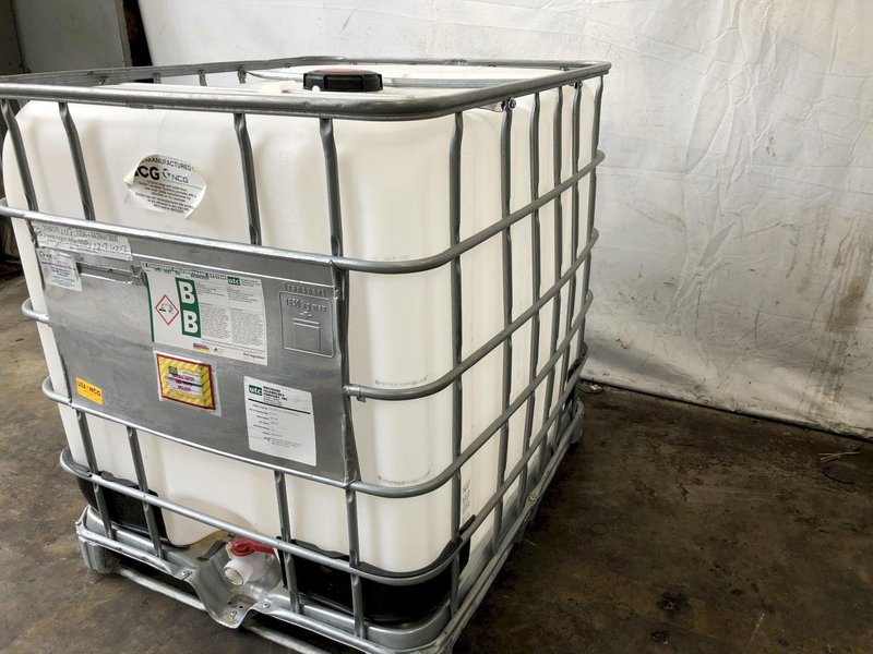 (33) 275 GALLON IBC WATER PLASTIC TOTES: STOCK #13496
