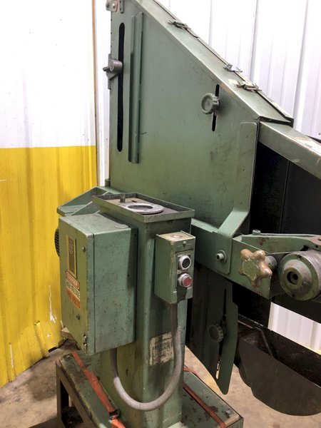 2-1/2" HAMMOND GRINDER MODEL UBG132 ABRASIVE BELT SANDER, LATHE ATTACHMENT: STOCK 17271