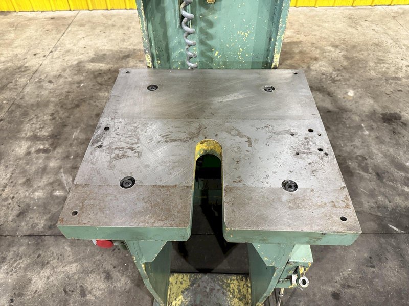 12 TON HANNIFIN MODEL #OGF-12D HYDRAULIC C-FRAME PRESS 18" STROKE: YOBRO #24081