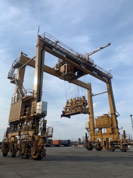 LARGE MOBILE GANTRY CRANE STOCK #3320
