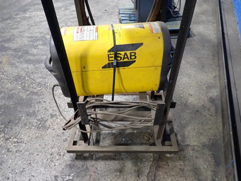 Esab 70 A Powercut 1250 Plasma Cutter And Metal Frame Assembly - 0558001935