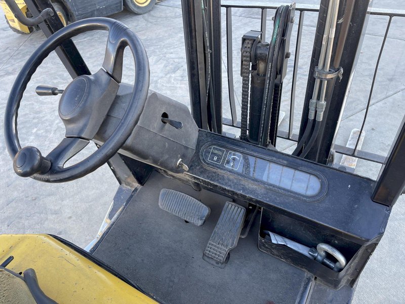 4,000 LBS YALE PROPANE FORKLIFT: STOCK #75781