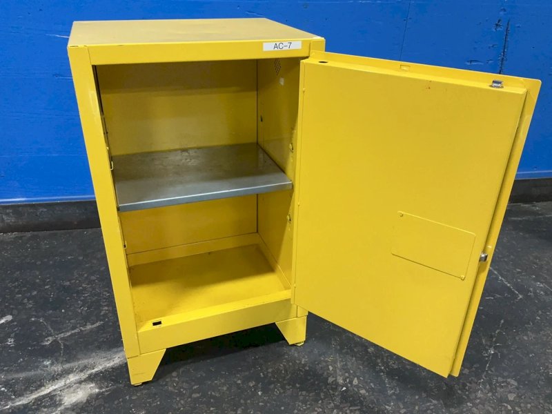 Eagle 12 Gallons Flammable Liquid Storage Cabinet - 1925legs