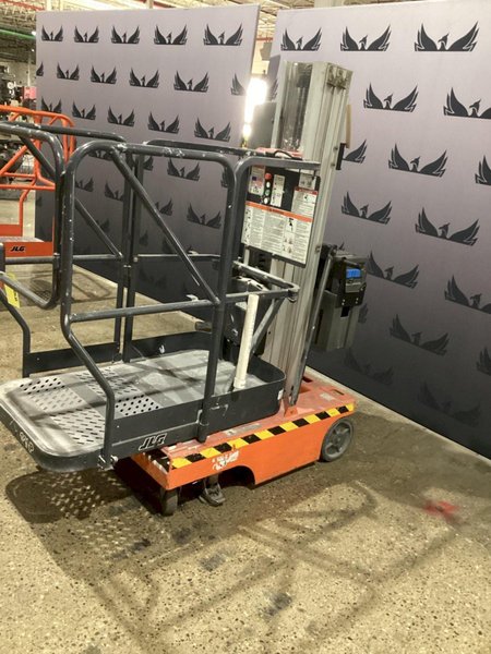 JLG 12SP VERTICAL MAN LIFT USED