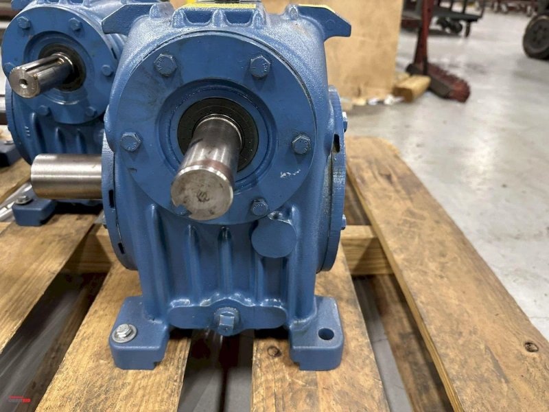 CONEDRIVE NO. H040–4 GEARBOX. STOCK # 0991525