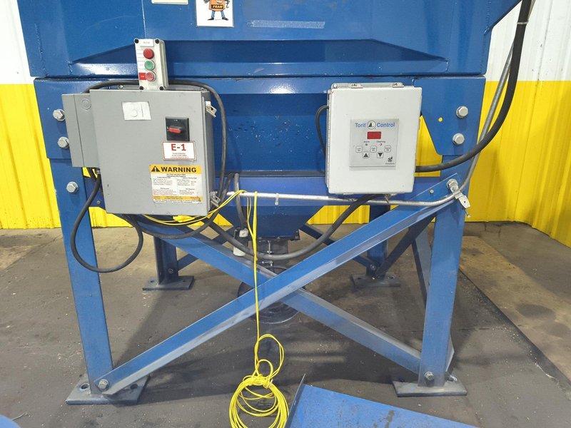 3,040 CFM X 7.5 HP TORIT MODEL #DFO2-8 DUST COLLECTOR: YOBRO #26046