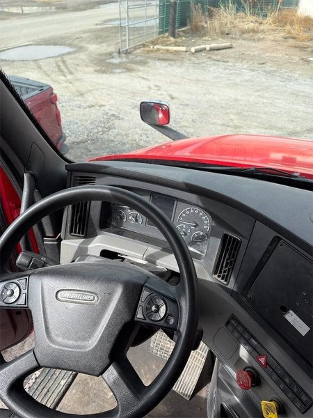 2020 Freightliner Cascadia 1FUJHHDV4LLLC1676