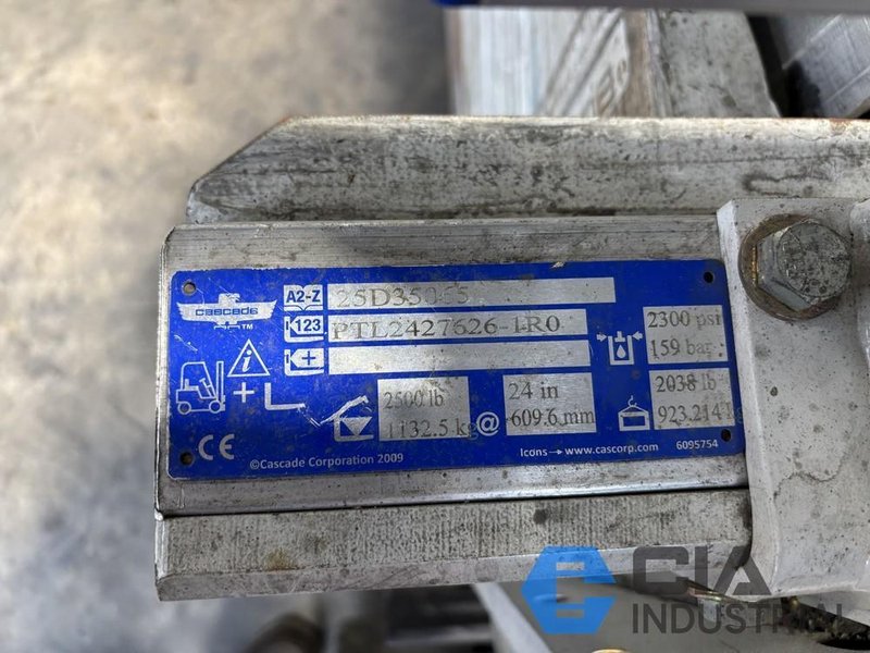 2019 - 2,500 LB. CASCADE MODEL 25D35065 ROTATING HYDRAULIC CARTON CLAMP ATTACHMENT