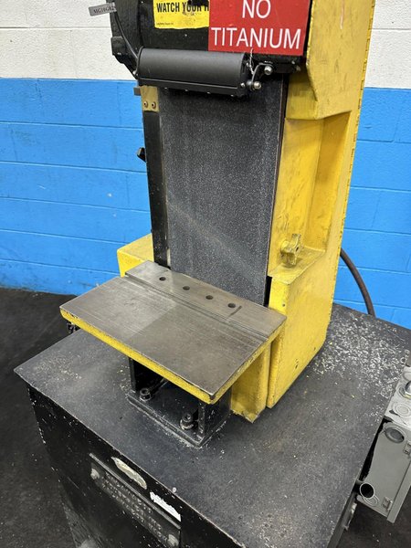 8" KALAMAZOO VERTICAL BELT GRINDER: STOCK #77890