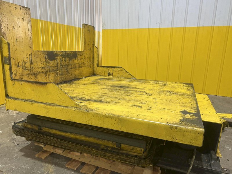 4,000 LBS X 48" X 48" PENTALIFT HYDRAULIC LIFT &amp; TILT TABLE: STOCK #20387
