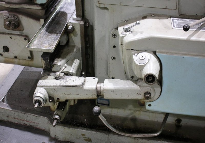 24" CINCINNATI UNIVERSAL HEAVY DUTY SHAPER WITH VISE: YOBRO #26412