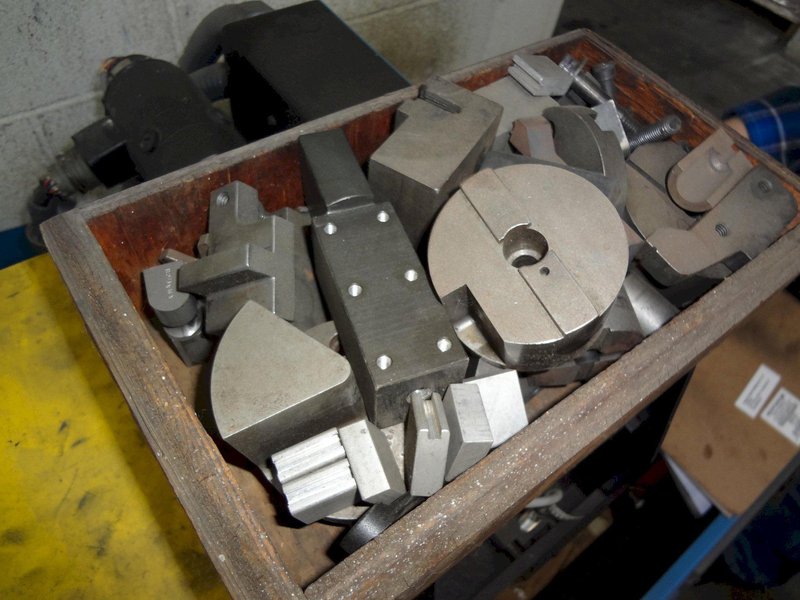 HUESTIS MODEL BMP-0750 WIRE BENDER (14315)