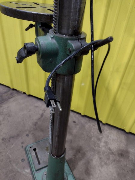 17" CENTRAL MACHINERY MODEL #T-6725 SINGLE SPINDLE DRILL PRESS: STOCK #20284