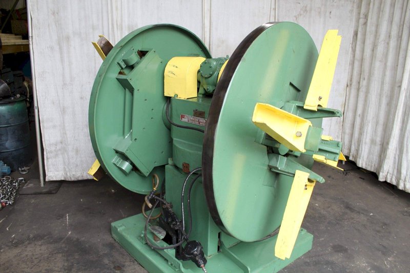 4000 LB x 12" AUTOMATIC FEED DOUBLE END COIL REEL: STOCK #72177