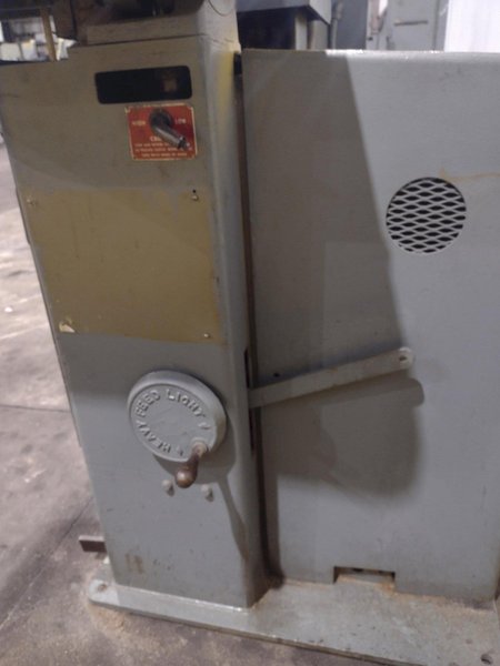 36" DOALL MODEL #3613-1 VERTICAL BANDSAW: YOBRO #24515