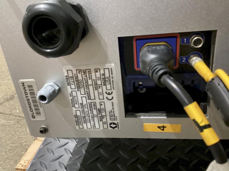 GRACO 24C526 Warmmelt Enclosure 4‑Zone Accessory USED
