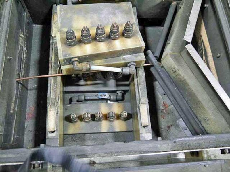 8" (203mm) STRIP CLEANING SYSTEM (13740)
