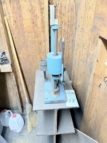 Dietert 315 sand rammer with pedestal