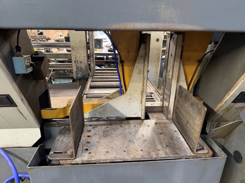 Used 2006 Hyd-Mech 22" x 22" automatic dual column horizontal bandsaw model H-22A