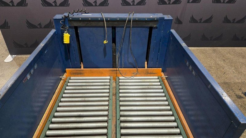 SOUTHWORTH ROLL C2.5-28 Platform Lifter w/ Flow Rollers USED – AS-IS