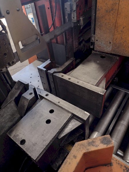 21" x 21" AMADA MODEL HFA530CNC AUTOMATIC HORIZONTAL BANDSAW: STOCK 18232