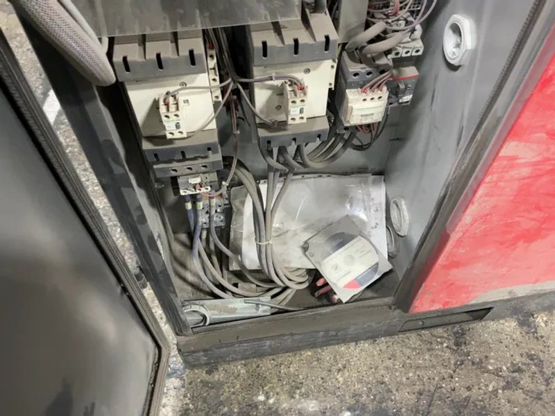 Chicago Pneumatic 100 Hp Air Compressor - Cpe100