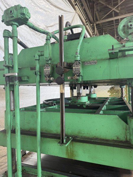 100 TON WABASH 4 POST HYDRAULIC PRESS. STOCK # 0777525