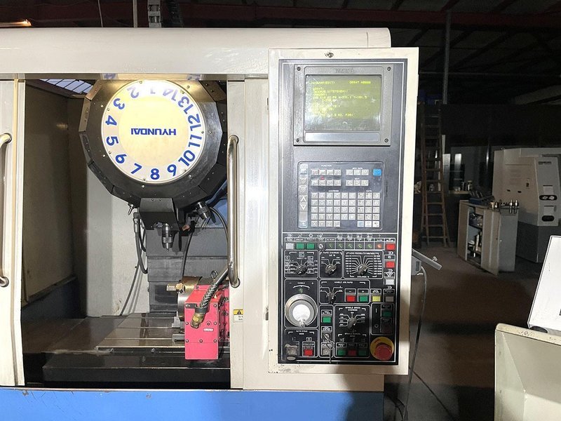 Hyundai SPT-V30T - X: 500 - Y: 300 - Z: 300 mm CNC
