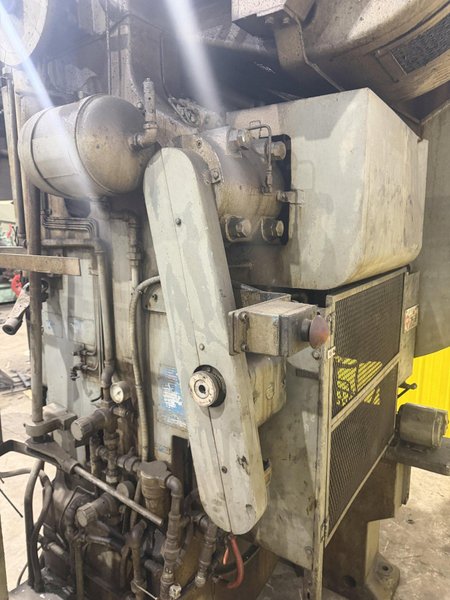 250 TON BLISS MODEL #23B-KJ KNUCKLE JOINT PRESS 2" STROKE: YOBRO #24305