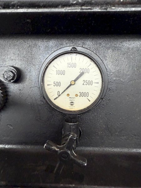 25 TON SAVAGE PNEUMATIC H-FRAME PRESS. STOCK # 0559925