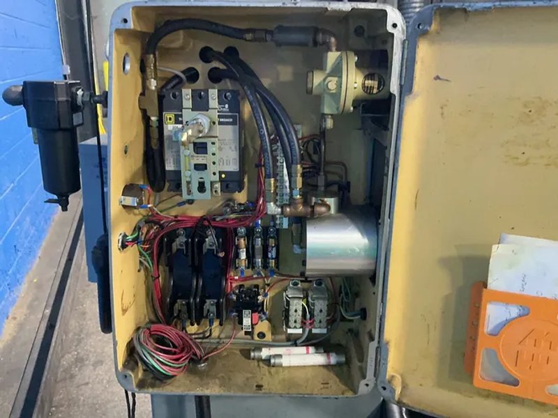Moore Special Tool Co., Inc.  /  Nasa 11”x24” Jig Grinder - 2