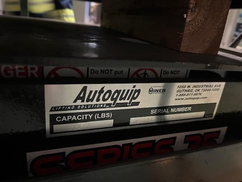 2,500# 24" X 48"AUTOQUIP ELECTRIC LIFT TABLE STOCK# 3972