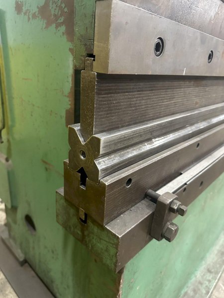 130 TON x 12' ACCURRESS MODEL #713012 HYDRAULIC PRESS BRAKE: STOCK #23701