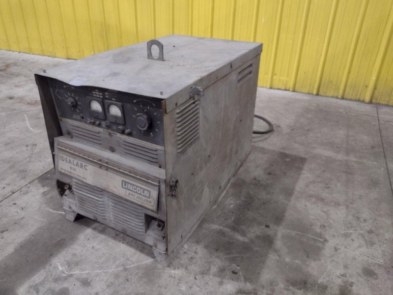 LINCOLN MODEL IDEALARC #R3S-600 WELDER POWER SUPPLY: STOCK# 23618