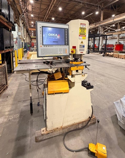110 Ton Geka Hydracrop 110/180 SD Hydraulic CNC Ironworker, 2017 CNC feeder/positioner